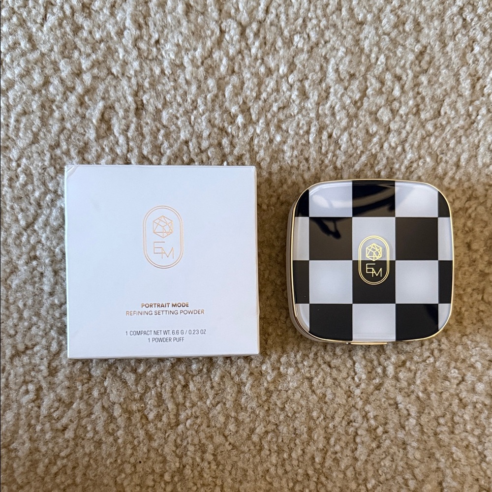 EM Cosmetics Portrait Mode Refining Setting Powder- Shade Sheer